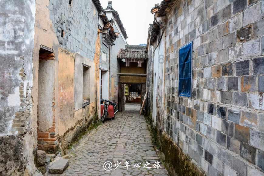 电影《花千骨》首映礼陈都灵造型图，这身鹅黄色裙子好美